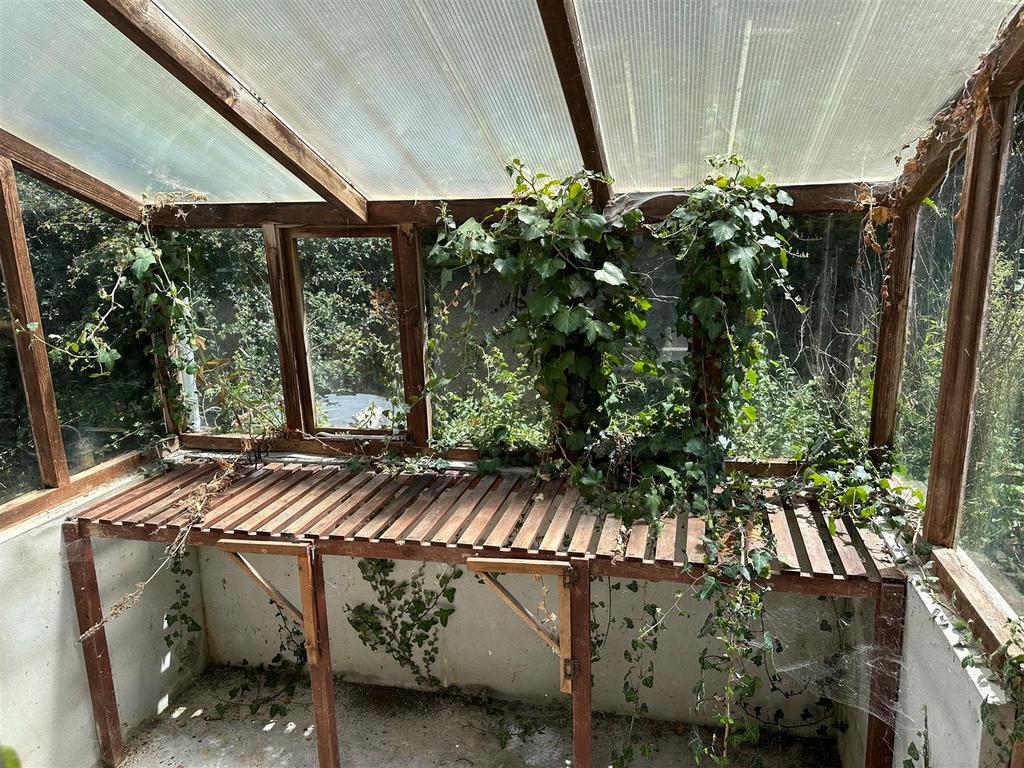 Rear Porch-Potting Area.jpg