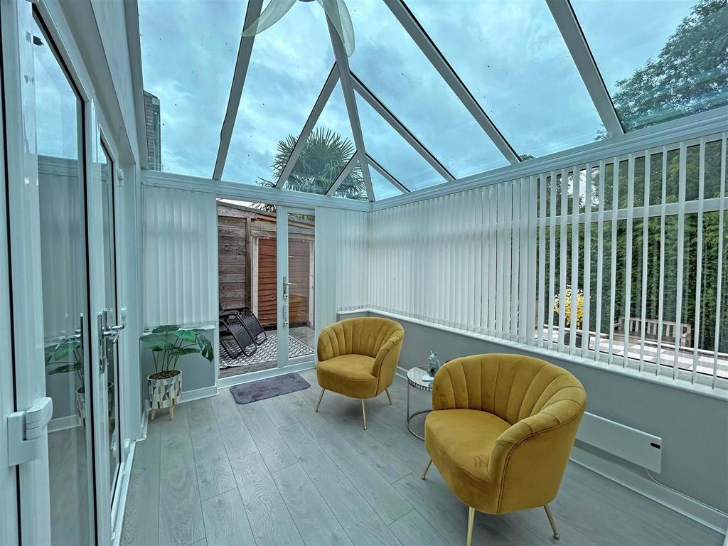 43 FIRTH DRIVE CONSERVATORY.jpg