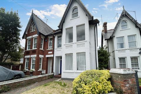 5 bedroom semi-detached house for sale, Cavendish Road, Herne Bay