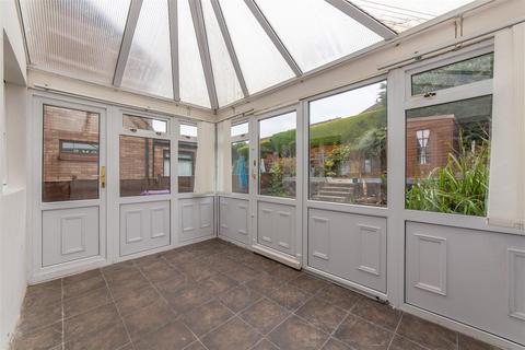 70 Chester Close, New Inn, Pontypool, NP4 0LU