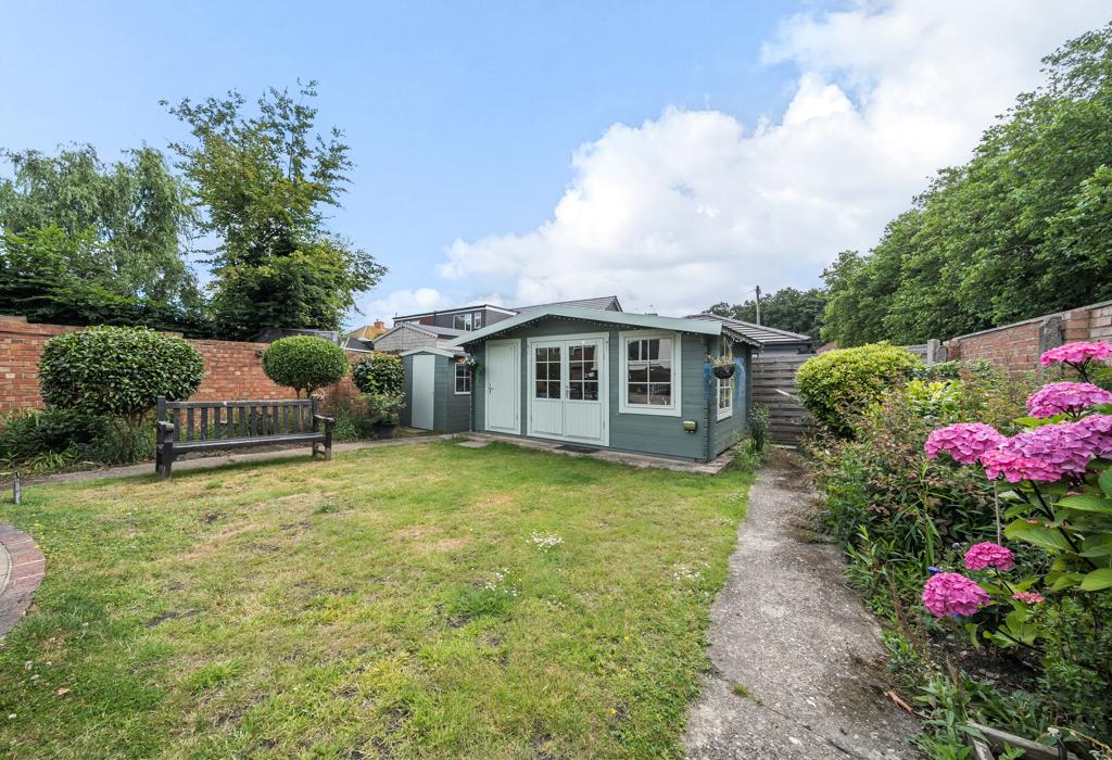 Danson Crescent, Welling, Kent 3 bed detached bungalow for sale £675,000