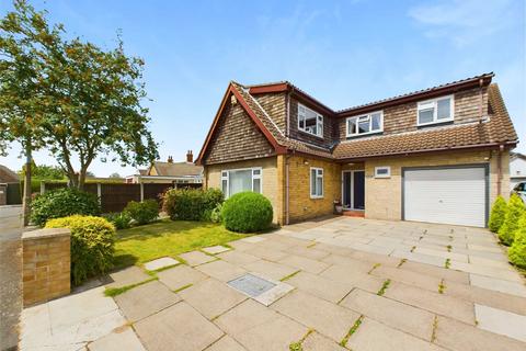 5 bedroom detached house for sale, Laurold Avenue, Hatfield Woodhouse, Doncaster, South Yorkshire, DN7