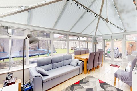 5 Buckmans Road, Crawley, RH11 7DW