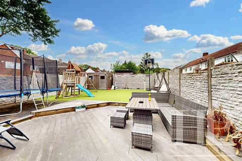 5 Buckmans Road, Crawley, RH11 7DW
