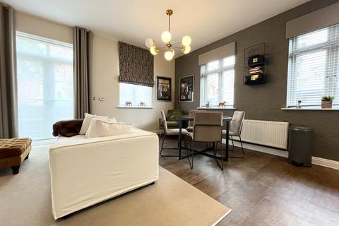 2 bedroom flat to rent, Gorcott Lane, Dickens Heath, Shirley, Solihull, B90