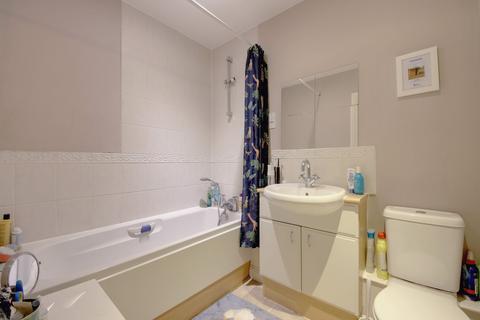 2 bedroom apartment for sale, Rockwell Court, Watford, WD18