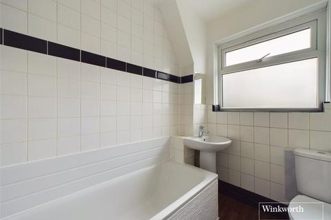 45a Reeves Avenue, London, NW9 8LN