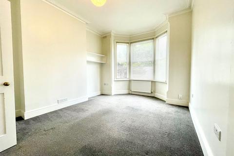 2 bedroom apartment to rent, Basingstoke Road, Reading, Berkshire, RG2