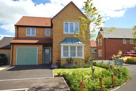 4 bedroom detached house for sale, Walnut Close, Louth LN11