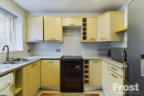 1 bedroom apartment to rent, Pickwick Close, Hounslow, TW4