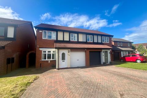 3 bedroom semi-detached house to rent, Beaconside, South Shields