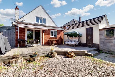 3 bedroom detached house for sale, Broadhurst Road, Norwich