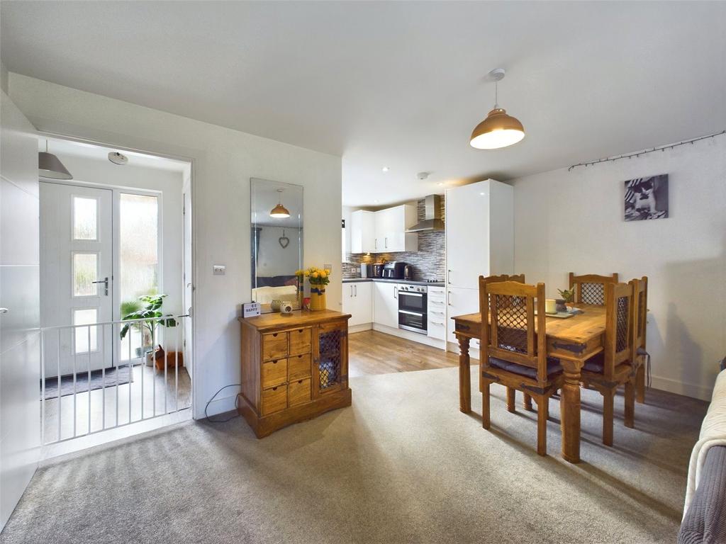 Kitchen / Dining