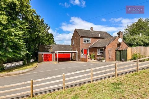 3 bedroom detached house for sale, The Shrubbery, Elford, Tamworth, B79