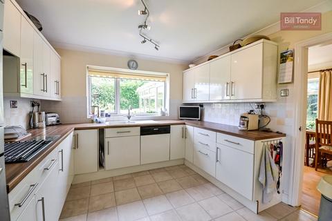 3 bedroom detached house for sale, The Shrubbery, Elford, Tamworth, B79