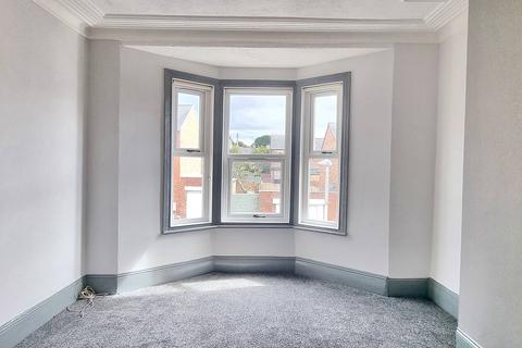 3 bedroom flat to rent, Inskip Terrace, Gateshead NE8