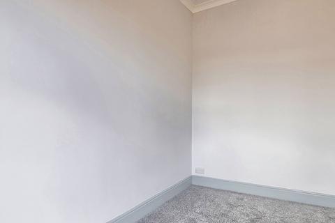 3 bedroom flat to rent, Inskip Terrace, Gateshead NE8