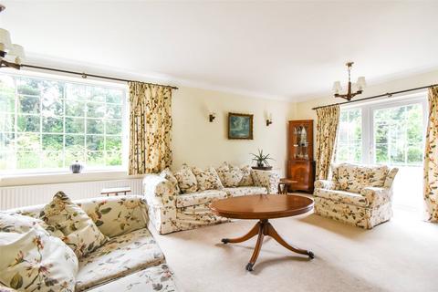5 bedroom detached house for sale, New Road, Hampshire RG27