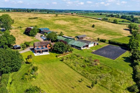 4 bedroom equestrian property for sale, Broad Hill, Defford, Worcester, Worcestershire, WR8
