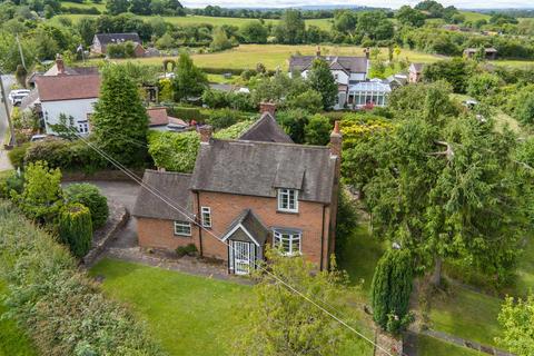 3 bedroom detached house for sale, Weavers Hill, Hunt End, Redditch B97 5QR