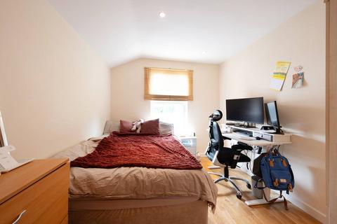 2 bedroom flat to rent, Haydons Road, Wimbledon, London, SW19