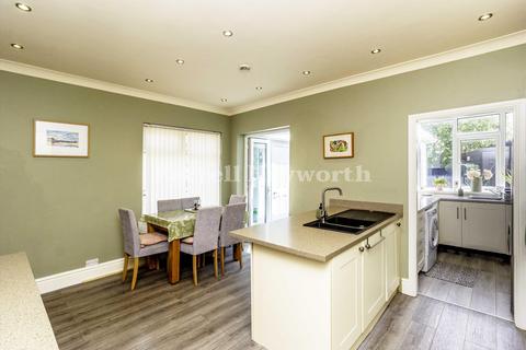 12 Buckingham Grove, Morecambe, LA3 1BG