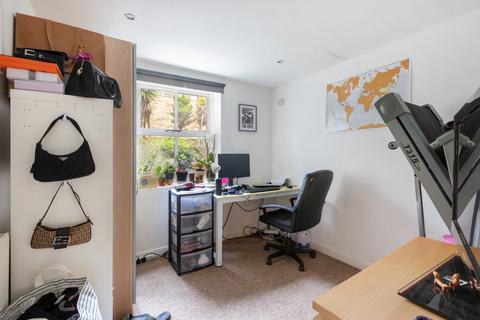 2 bedroom flat for sale, Cambridge Grove, London W6