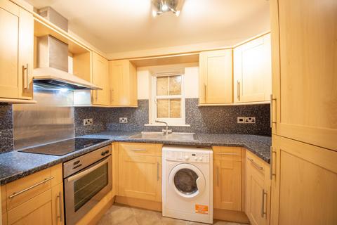 2 bedroom flat to rent, Borron Road, Newton-Le-Willows, WA12