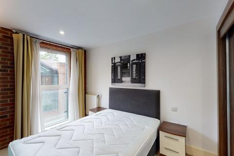 Studio to rent, Major Draper Street, London, SE18