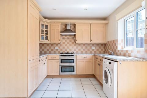 8 Grenadier Place, Caterham, CR3 5ZE