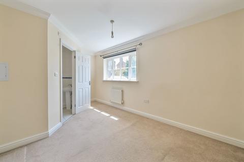 8 Grenadier Place, Caterham, CR3 5ZE