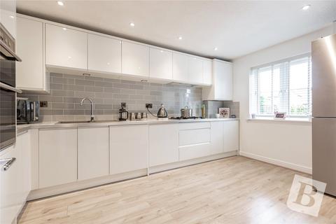 15 Wallis Close, Hornchurch, RM11 1FY