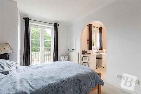 15 Wallis Close, Hornchurch, RM11 1FY