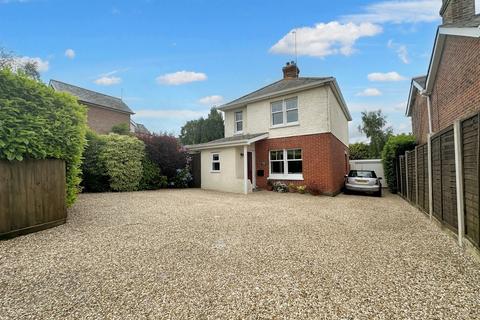 3 bedroom detached house for sale, Stapehill