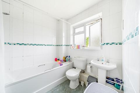 16 Briarside Road, Bristol, BS10 6JA