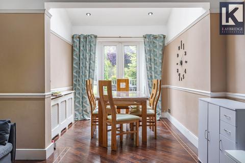 32 Bradstock Road, Epsom, KT17 2LH
