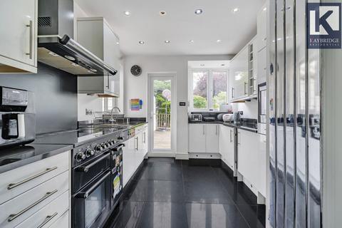 32 Bradstock Road, Epsom, KT17 2LH