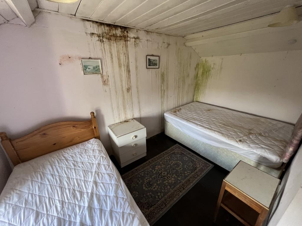 L Shaped Bedroom 2