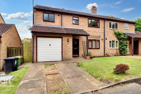 4 bedroom semi-detached house for sale, Ferryview, Peterborough