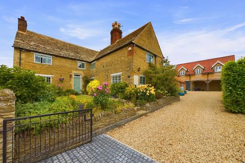 5 bedroom cottage for sale, High Street, Bourne PE10