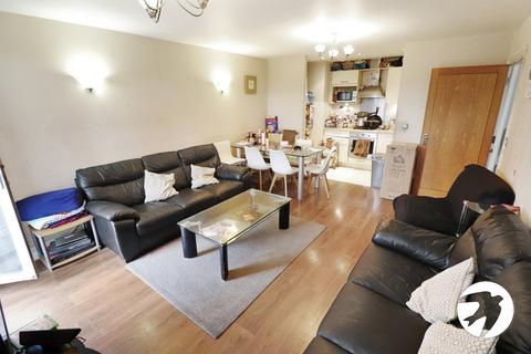 2 bedroom flat for sale, Warrior Close, London, SE28