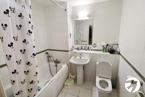 2 bedroom flat for sale, Warrior Close, London, SE28