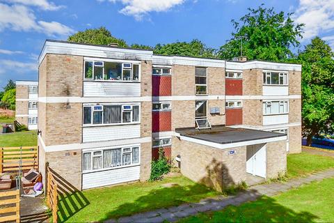 2 bedroom apartment for sale, Starle Close, Canterbury, Kent