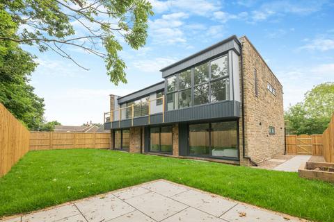 6 bedroom detached house for sale, Far View Crescent, Almondbury