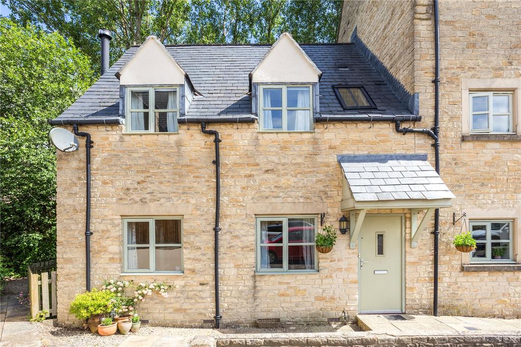 2 Webbs Court