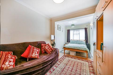 8 Hounslow Gardens, Hounslow, TW3 2DU