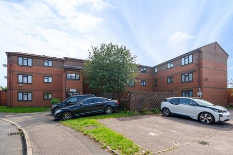 1 bedroom flat to rent, Chaffinch Close, Surbiton, KT6