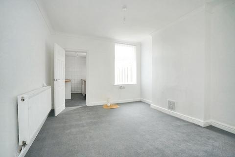 205 Vernon Road, Nottingham, NG6 0AZ