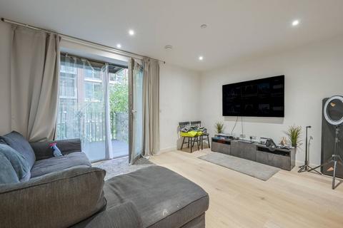 1 bedroom flat for sale, Pendant Court, Docklands, London, E16