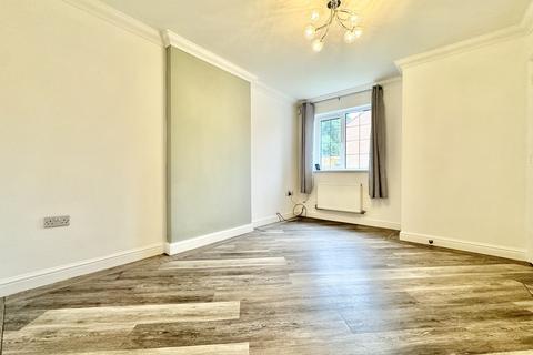 18 Apple Tree Walk, Leeds, LS25 7SD